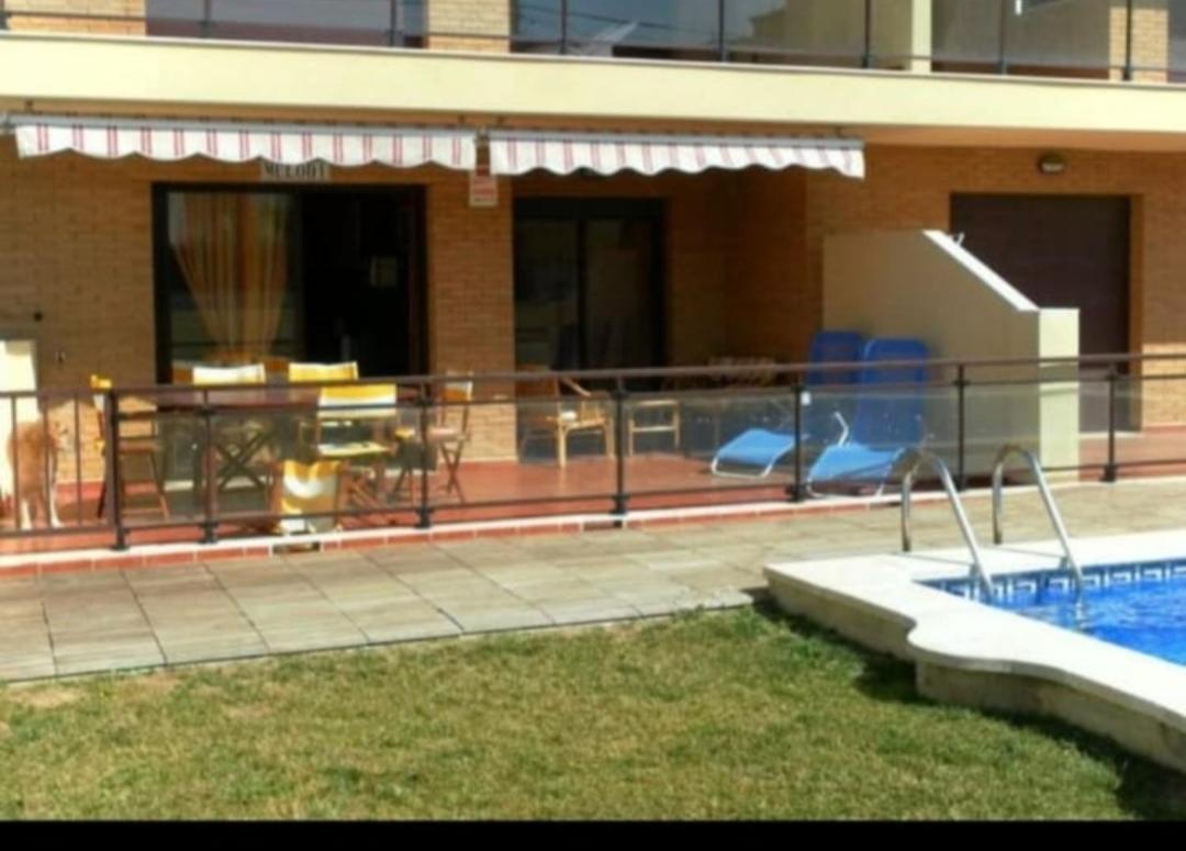 Apartamento Con Terraza Y Acceso Directo A La Piscina Y A 50 M De La Playa Miami Playa Bilik gambar